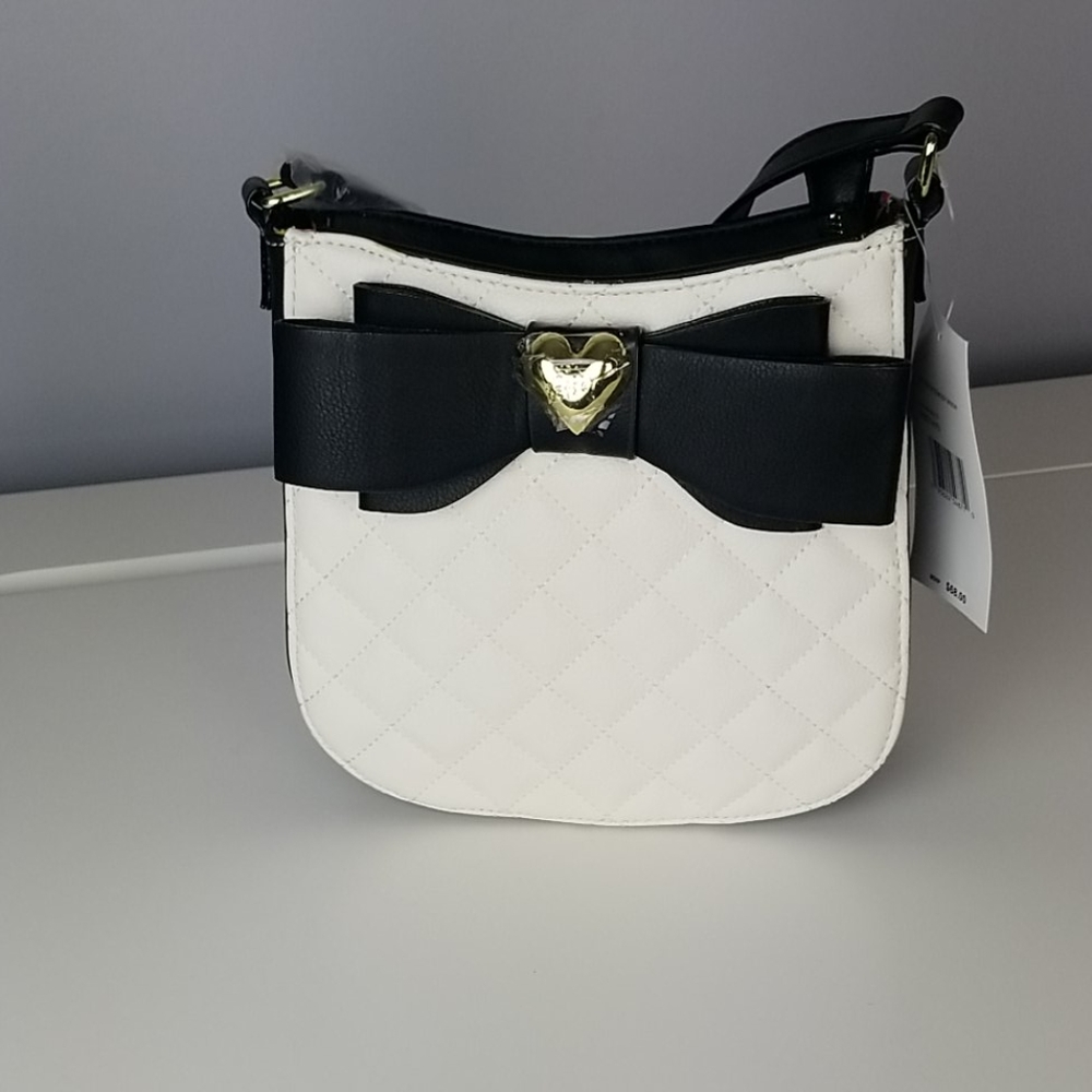 Betsey Johnson black whitebow crossbody quilted